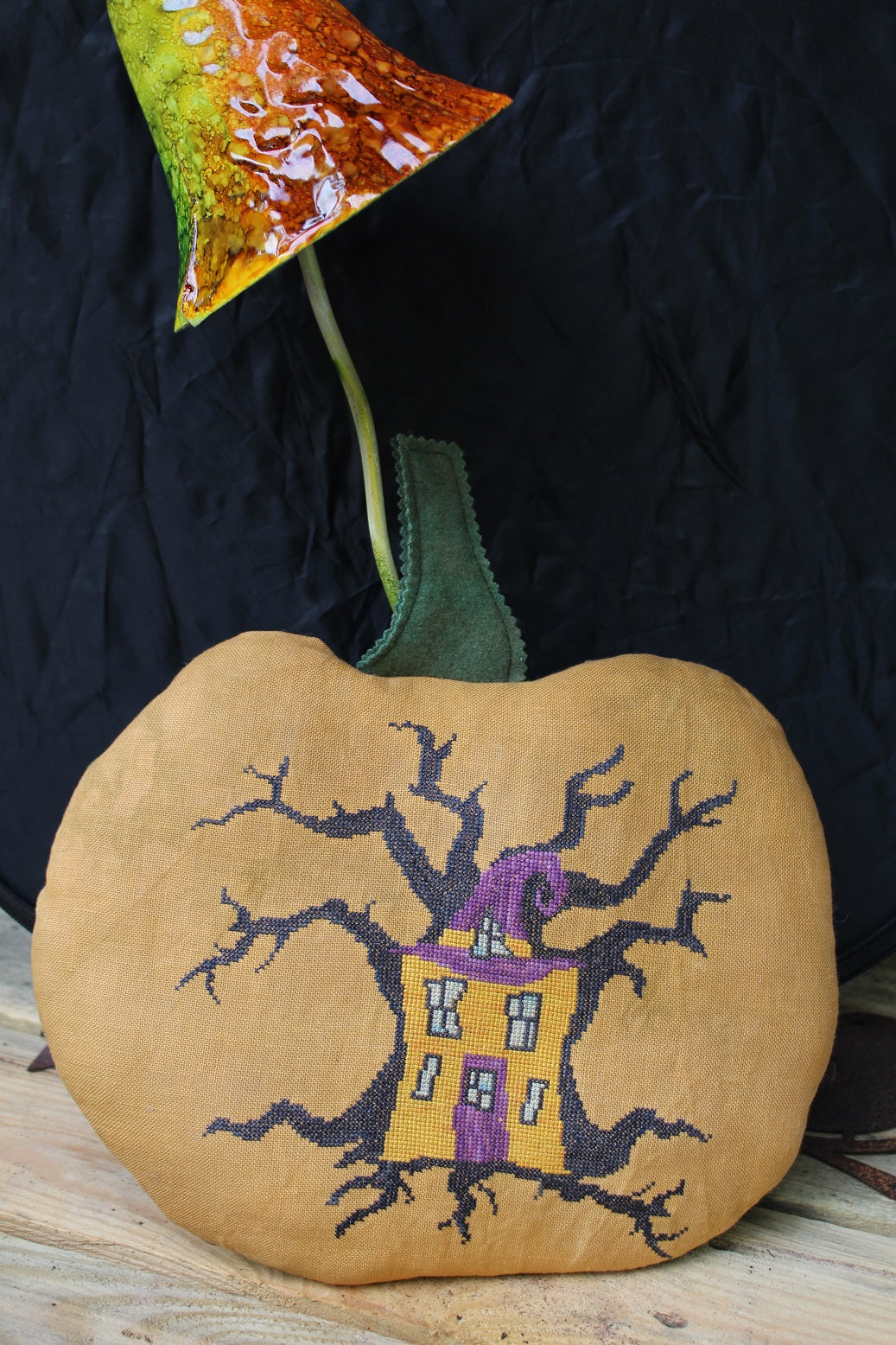 1912 Halloween Treehouse