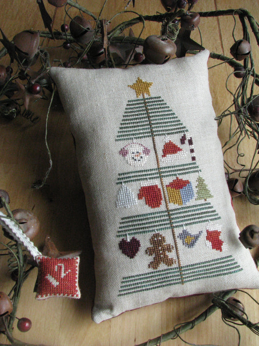 1723 12 Ornaments in the Tree